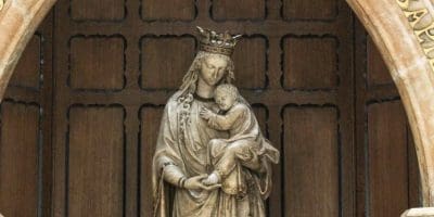 I know no better means to establish in ourselves the kingdom of God and to draw Divine Wisdom to our soul than to pray vocally and mentally by saying the Holy Rosary, whilst meditating on its fifteen Mysteries.1 Behold Your Mother “The mother of Jesus was there” (Jn 2:1). In the Gospel according to Saint [...]