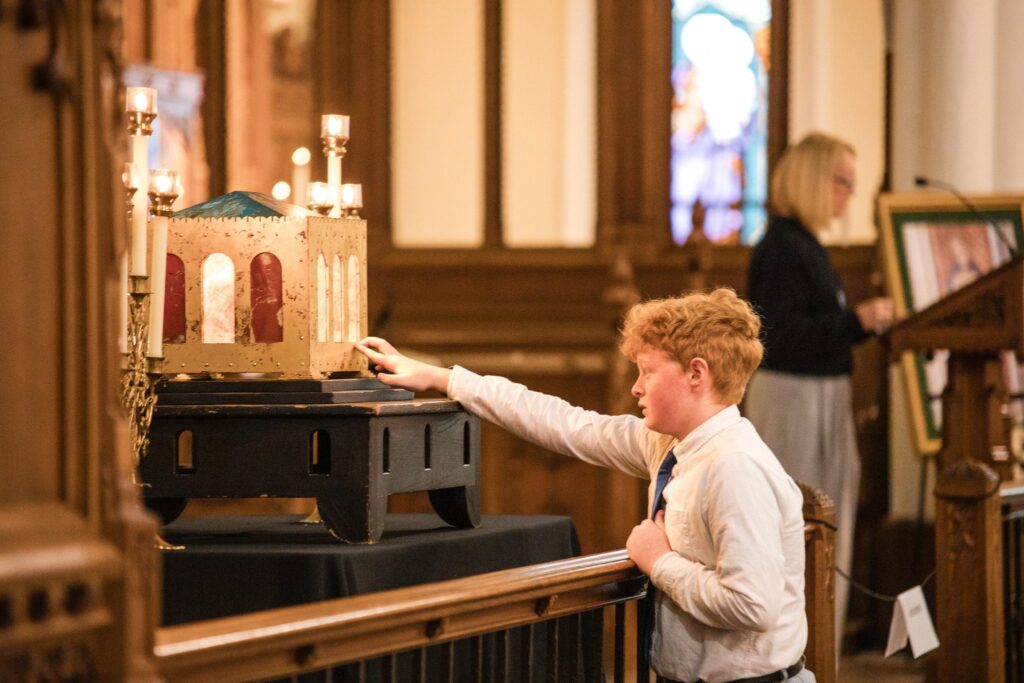Thousands Flock to Venerate the Skull of St. Thomas - Dominican Friars